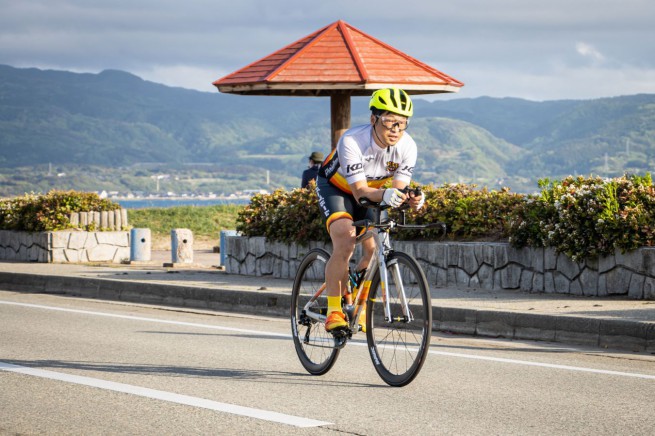 スペシャルバイクで走行テストをする団長安田さん